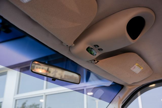 2001 Ford F-350 Super Duty Lariat CREW CAB LONG BED DRW 4X4 / LOW MILES | Austin, TX | Rocky Mountain Truck Stop Austin