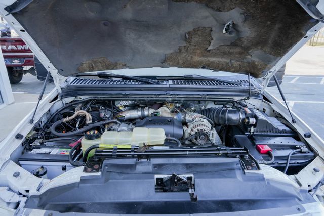 2001 Ford F-350 Super Duty Lariat CREW CAB LONG BED DRW 4X4 / LOW MILES | Austin, TX | Rocky Mountain Truck Stop Austin 2001 Ford F-350 Super Duty Lariat CREW CAB LONG BED DRW 4X4 / LOW MILES | Austin, TX | Rocky Mountain Truck Stop Austin