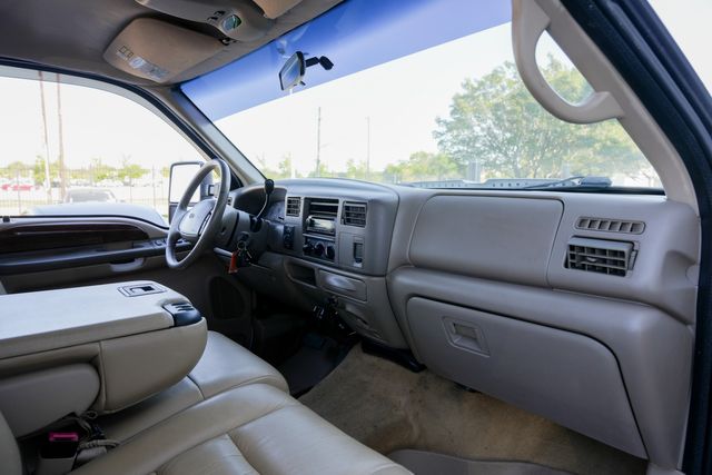 2001 Ford F-350 Super Duty Lariat CREW CAB LONG BED DRW 4X4 / LOW MILES | Austin, TX | Rocky Mountain Truck Stop Austin