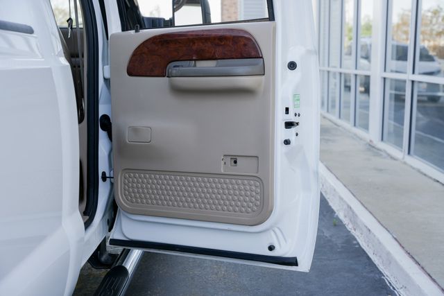 2001 Ford F-350 Super Duty Lariat CREW CAB LONG BED DRW 4X4 / LOW MILES | Austin, TX | Rocky Mountain Truck Stop Austin