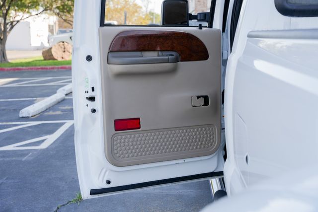 2001 Ford F-350 Super Duty Lariat CREW CAB LONG BED DRW 4X4 / LOW MILES | Austin, TX | Rocky Mountain Truck Stop Austin 2001 Ford F-350 Super Duty Lariat CREW CAB LONG BED DRW 4X4 / LOW MILES | Austin, TX | Rocky Mountain Truck Stop Austin