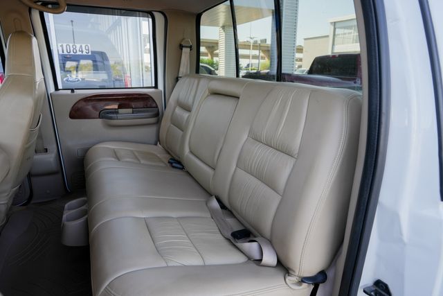 2001 Ford F-350 Super Duty Lariat CREW CAB LONG BED DRW 4X4 / LOW MILES | Austin, TX | Rocky Mountain Truck Stop Austin