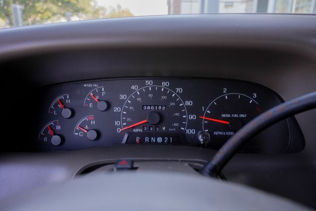 2001 Ford F-350 Super Duty Lariat CREW CAB LONG BED DRW 4X4 / LOW MILES | Austin, TX | Rocky Mountain Truck Stop Austin