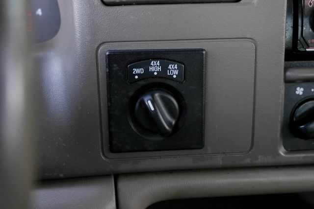 2001 Ford F-350 Super Duty Lariat CREW CAB LONG BED DRW 4X4 / LOW MILES | Austin, TX | Rocky Mountain Truck Stop Austin 2001 Ford F-350 Super Duty Lariat CREW CAB LONG BED DRW 4X4 / LOW MILES | Austin, TX | Rocky Mountain Truck Stop Austin