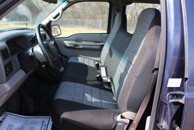 2001 Ford F-350 Super Duty Diesel 7.3L 4x4 XL | Roscoe, IL | Autoland Outlets 2001 Ford F-350 Super Duty Diesel 7.3L 4x4 XL | Roscoe, IL | Autoland Outlets