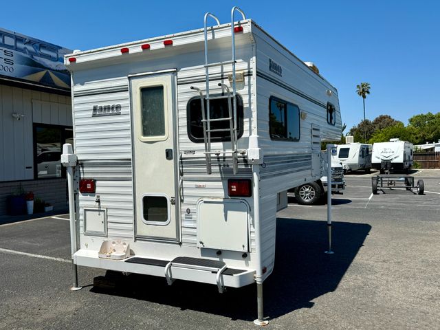 2001 Lance 915 Truck Camper