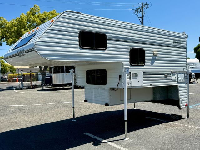 2001 Lance 915 Truck Camper
