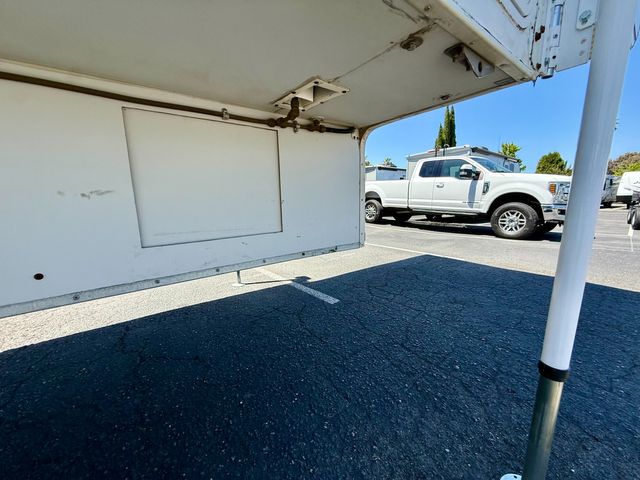 2001 Lance 915 Truck Camper
