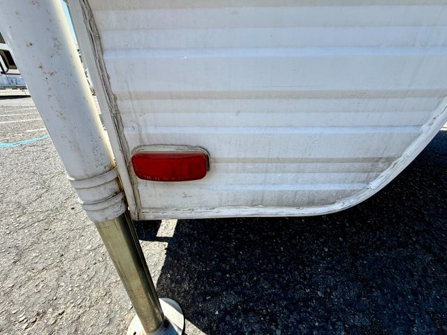2001 Lance 915 Truck Camper