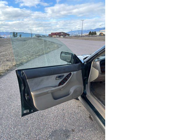 2001 Subaru Outback Base