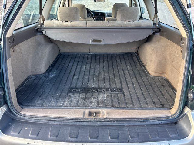 2001 Subaru Outback Base