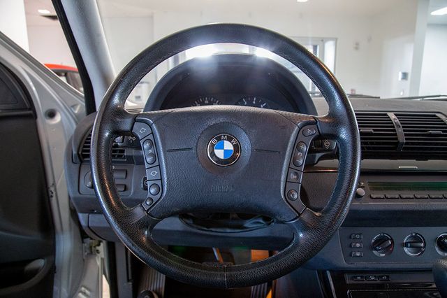 2002 BMW X5 3.0i