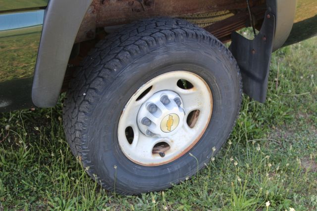 2002 Chevrolet Silverado 2500HD Manual Transmission | Roscoe, IL | Autoland Outlets 2002 Chevrolet Silverado 2500HD Manual Transmission | Roscoe, IL | Autoland Outlets