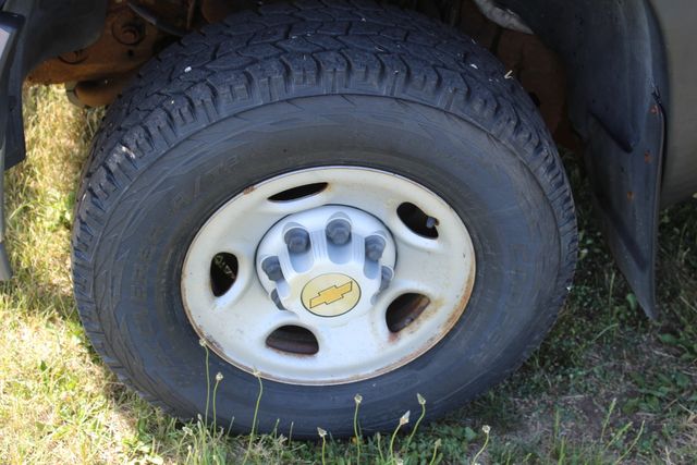 2002 Chevrolet Silverado 2500HD Manual Transmission | Roscoe, IL | Autoland Outlets 2002 Chevrolet Silverado 2500HD Manual Transmission | Roscoe, IL | Autoland Outlets