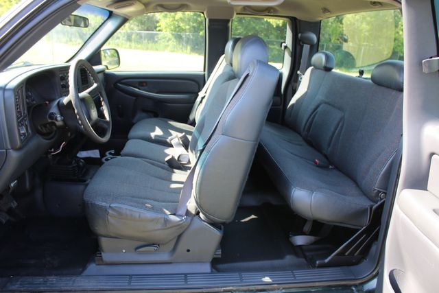 2002 Chevrolet Silverado 2500HD Manual Transmission | Roscoe, IL | Autoland Outlets 2002 Chevrolet Silverado 2500HD Manual Transmission | Roscoe, IL | Autoland Outlets