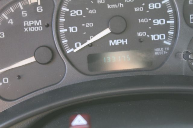 2002 Chevrolet Silverado 2500HD Manual Transmission | Roscoe, IL | Autoland Outlets 2002 Chevrolet Silverado 2500HD Manual Transmission | Roscoe, IL | Autoland Outlets