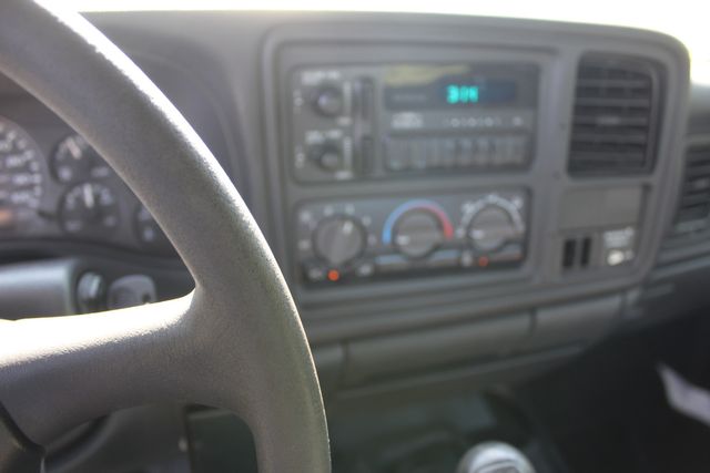 2002 Chevrolet Silverado 2500HD Manual Transmission | Roscoe, IL | Autoland Outlets 2002 Chevrolet Silverado 2500HD Manual Transmission | Roscoe, IL | Autoland Outlets