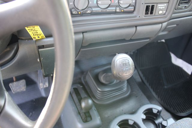 2002 Chevrolet Silverado 2500HD Manual Transmission | Roscoe, IL | Autoland Outlets 2002 Chevrolet Silverado 2500HD Manual Transmission | Roscoe, IL | Autoland Outlets