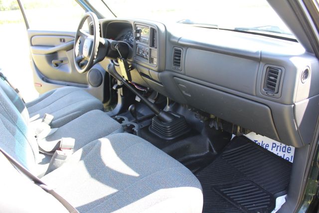 2002 Chevrolet Silverado 2500HD Manual Transmission | Roscoe, IL | Autoland Outlets 2002 Chevrolet Silverado 2500HD Manual Transmission | Roscoe, IL | Autoland Outlets