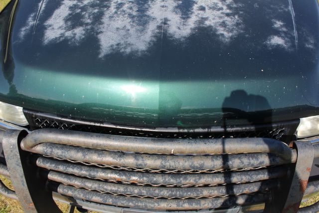 2002 Chevrolet Silverado 2500HD Manual Transmission | Roscoe, IL | Autoland Outlets 2002 Chevrolet Silverado 2500HD Manual Transmission | Roscoe, IL | Autoland Outlets