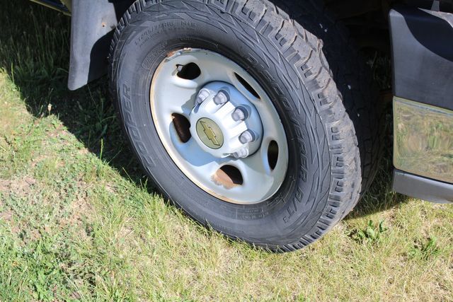 2002 Chevrolet Silverado 2500HD Manual Transmission | Roscoe, IL | Autoland Outlets 2002 Chevrolet Silverado 2500HD Manual Transmission | Roscoe, IL | Autoland Outlets