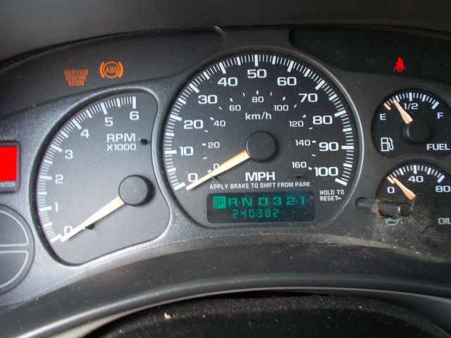 2002 Chevrolet Tahoe Base