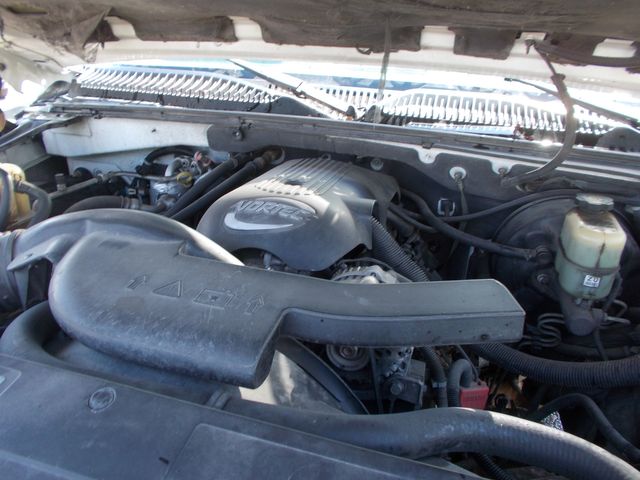 2002 Chevrolet Tahoe Base