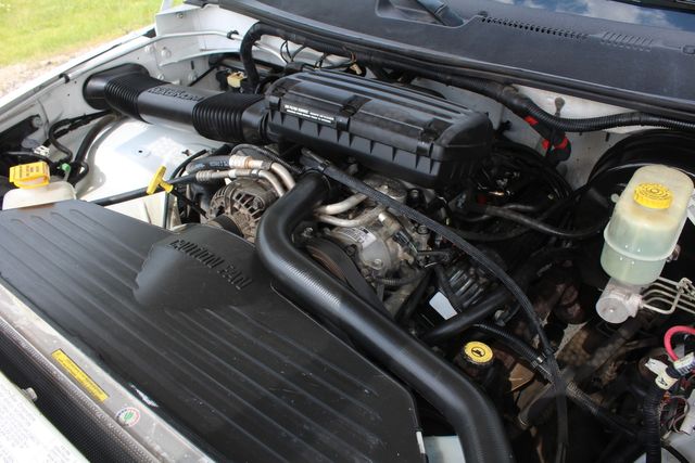 2002 Dodge Ram 2500 4x4 Utility | Roscoe, IL | Autoland Outlets 2002 Dodge Ram 2500 4x4 Utility | Roscoe, IL | Autoland Outlets