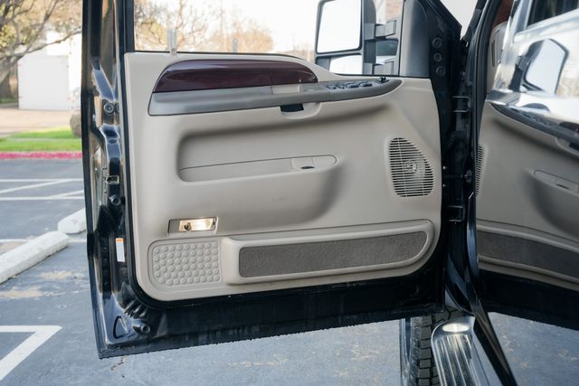 2002 Ford Excursion Limited 4X4 / 7.3L TURBO DIESEL W/ UPGRADES | Austin, TX | Rocky Mountain Truck Stop Austin 2002 Ford Excursion Limited 4X4 / 7.3L TURBO DIESEL W/ UPGRADES | Austin, TX | Rocky Mountain Truck Stop Austin