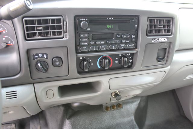 2002 Ford Excursion Diesel 4x4 XLT | Roscoe, IL | Autoland Outlets