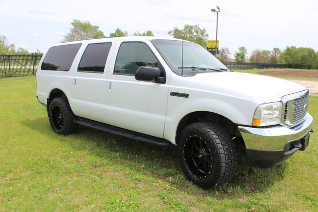 2002 Ford Excursion Diesel 4x4 XLT | Roscoe, IL | Autoland Outlets