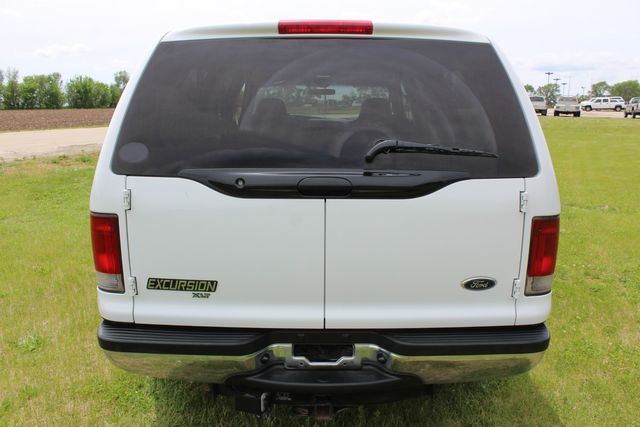 2002 Ford Excursion Diesel 4x4 XLT | Roscoe, IL | Autoland Outlets