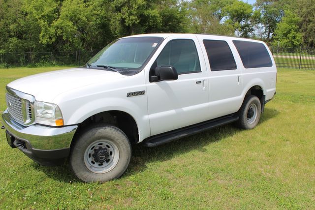 2002 Ford Excursion Diesel 4x4 XLT | Roscoe, IL | Autoland Outlets