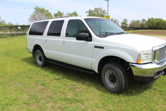 2002 Ford Excursion Diesel 4x4 XLT | Roscoe, IL | Autoland Outlets