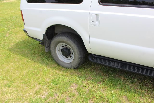 2002 Ford Excursion Diesel 4x4 XLT | Roscoe, IL | Autoland Outlets