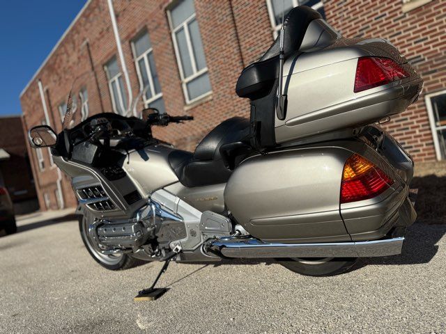 2002 Honda Gold Wing Base