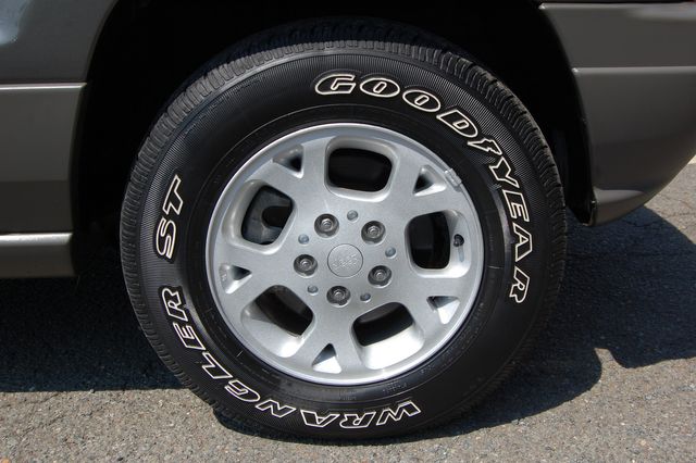 2002 Jeep Grand Cherokee Sport | Charlotte, North Carolina | ADVENTURE VANS 2002 Jeep Grand Cherokee Sport | Charlotte, North Carolina | ADVENTURE VANS