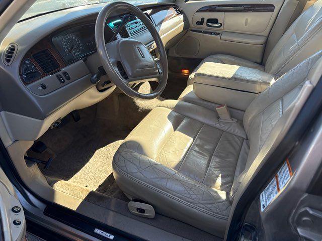 2002 Lincoln Town Car Executive | Kenner, LA | Auto Nation LLC 2002 Lincoln Town Car Executive | Kenner, LA | Auto Nation LLC