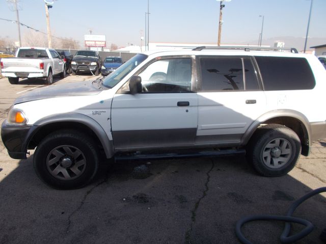 2002 Mitsubishi Montero Sport XLS