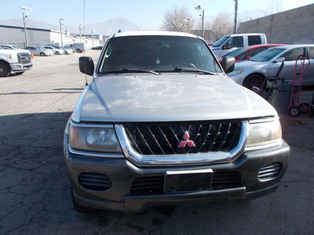2002 Mitsubishi Montero Sport XLS
