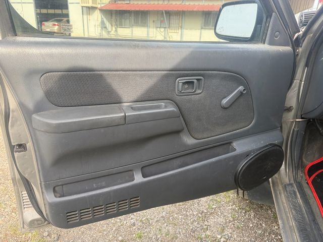 2002 Nissan Frontier XE-V6