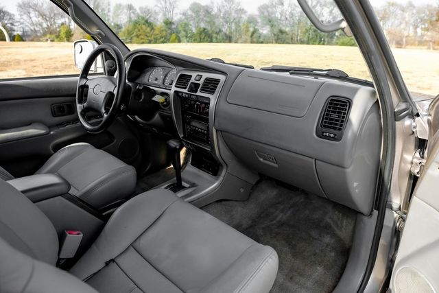 2002 Toyota 4Runner SR5 2002 Toyota 4Runner SR5