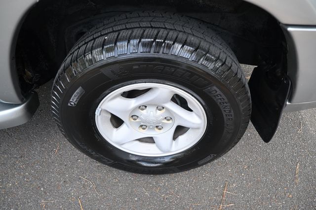 2002 Toyota Sequoia SR5