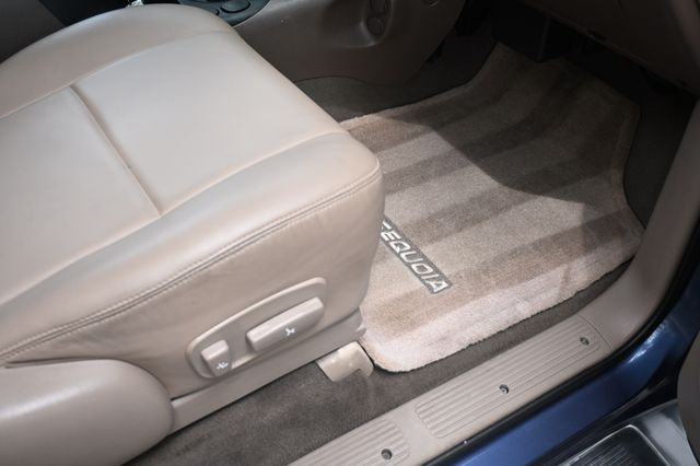 2002 Toyota Sequoia SR5