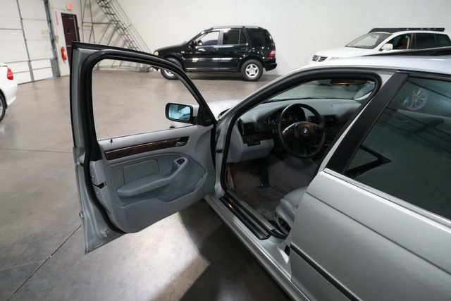 2003 BMW 3 Series 330i Sport 