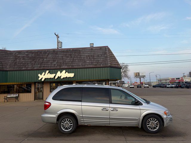 2003 Chrysler Town and Country Limited | Dickinson, ND | Heiser Motors