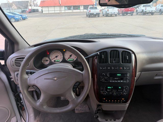 2003 Chrysler Town and Country Limited | Dickinson, ND | Heiser Motors