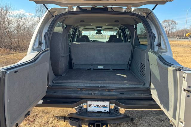 2003 Ford Excursion XLT | Roscoe, IL | Autoland Outlets