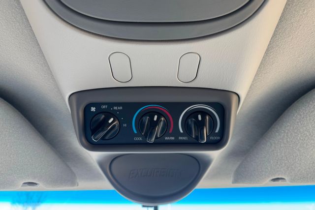 2003 Ford Excursion XLT | Roscoe, IL | Autoland Outlets