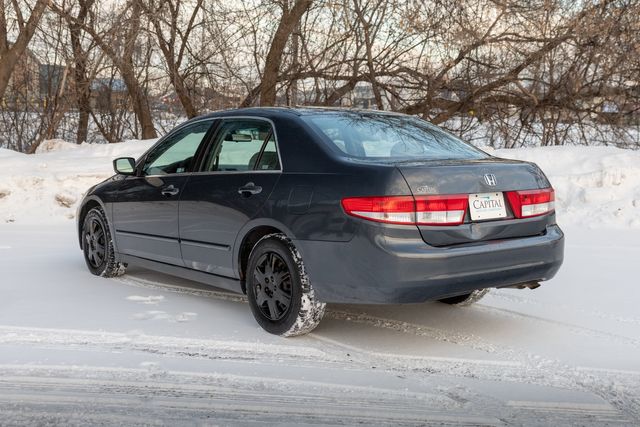 2003 Honda Accord LX w/ 33 MPG, Cruise Control, Bluetooth Radio